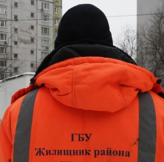 Из подвала дома по 3-й улице Соколиной Горы откачали нечистоты
