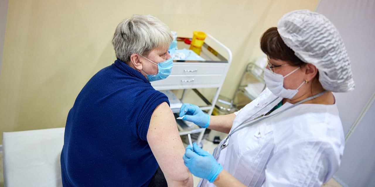 Вакцинированные москвичи смогут разблокировать соцкарты