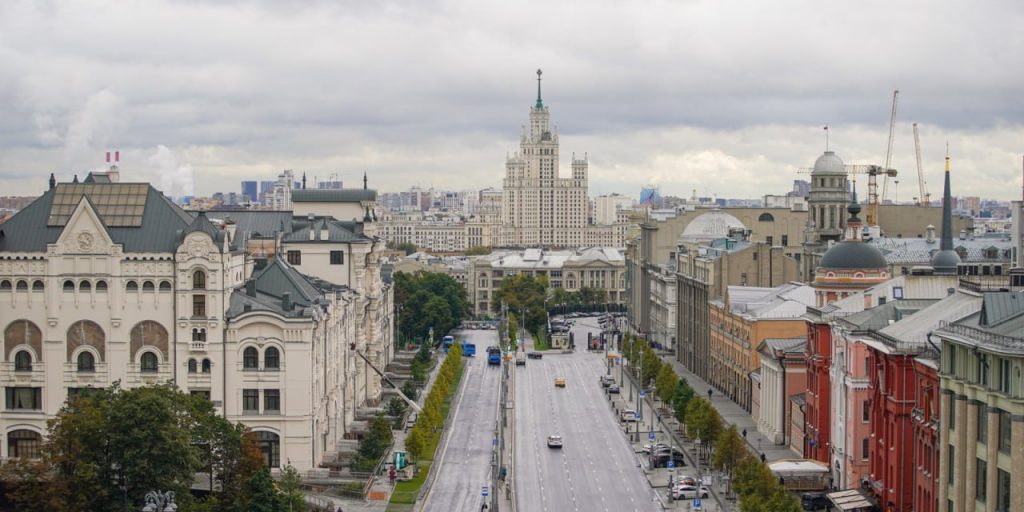 Группа будущих контрактников отправилась из Москвы для прохождения военной службы